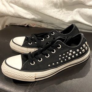 Cute Studded Low-Top Black Converse!
